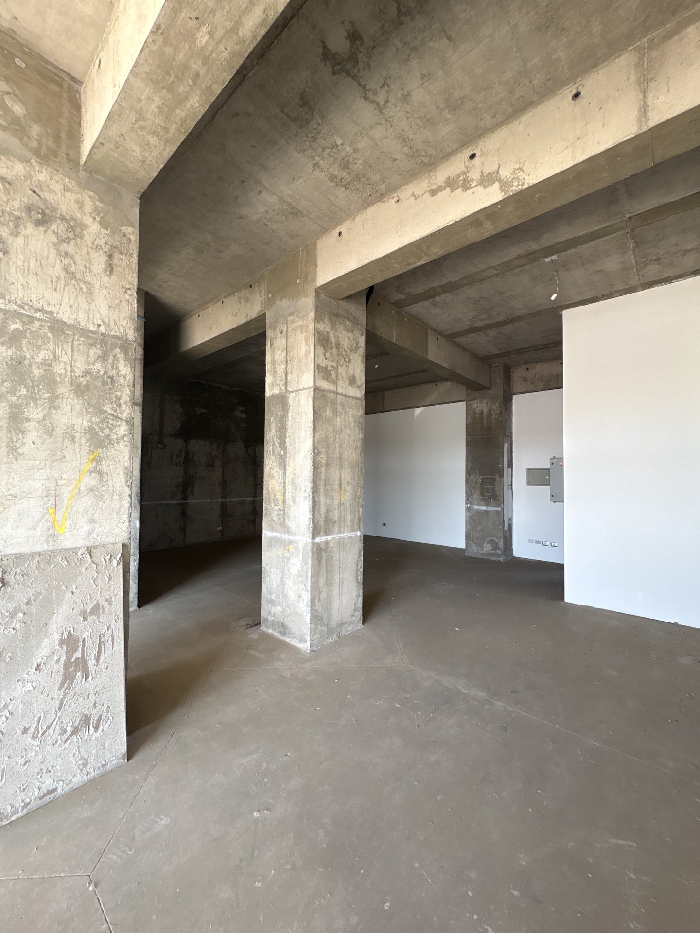 Local 1 · 86 m² · Primer Piso · Trifásica